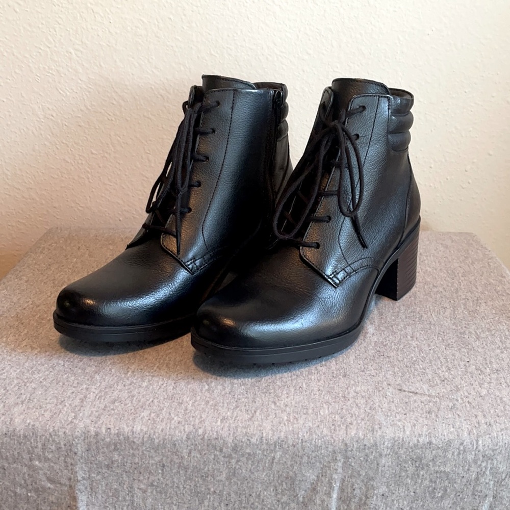 Clarks Hollis Jasmine Boots